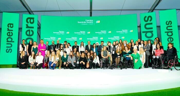 Ana Peleteiro, María Pérez e Iniesta, en el jurado de honor de los VI Premios Iberdrola Supera