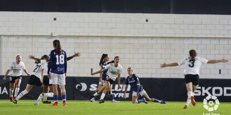 El Valencia gana con solvencia al Betis