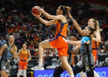 Valencia tumba a Estudiantes y se cita en semifinales con Girona