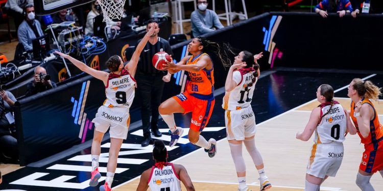 Valencia Basket se impone a un buen Zaragoza y estará en semifinales
