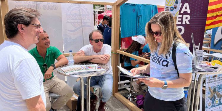La València Cup Girls muestra su propuesta por visibilizar el fútbol femenino en la ‘I Festa de l’Esport Femení’