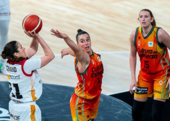 Casademont Zaragoza y Perfumerías Avenida se citan en la final de la Copa de la Reina