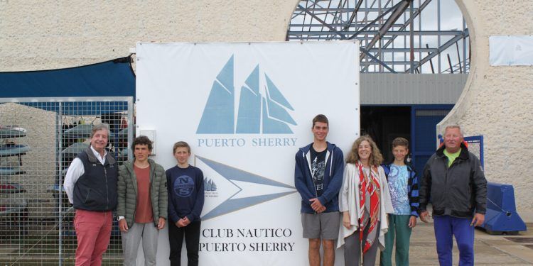 La Fundación Vela Clásica de España se vuelca con los regatistas ucranianos, aislados en El Puerto