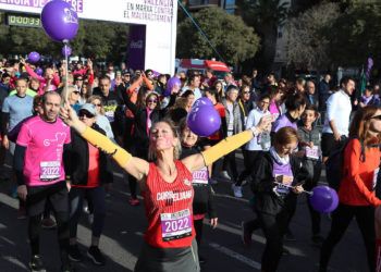 Més 2.500 persones se sumen a la VI Marxa contra la Violència de Gènere