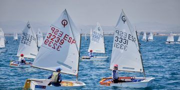 Pedro Adán y Blanca Ferrando revalidaron el título autonómico de Optimist