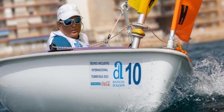 Violeta del Reino y Jordi Cargol se hicieron con el I Trofeo Vela Inclusiva Internacional Diputación de Alicante