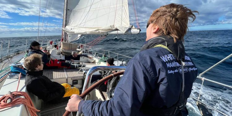 El ‘White Shadow’ llegó a Puerto Sherry tras realizar las primeras 1.500 millas de calificación