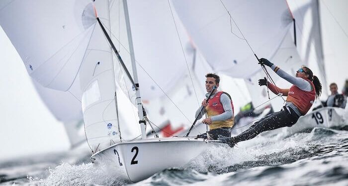 Xammar y Cardona se colocan líderes del Mundial de 470