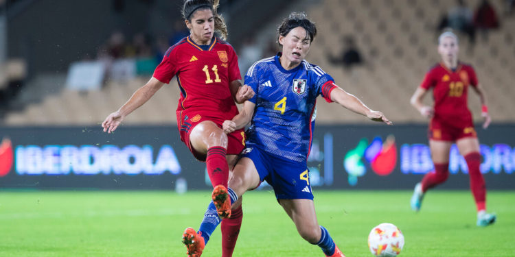 Alba Redondo da forma al gol de España ante Japón