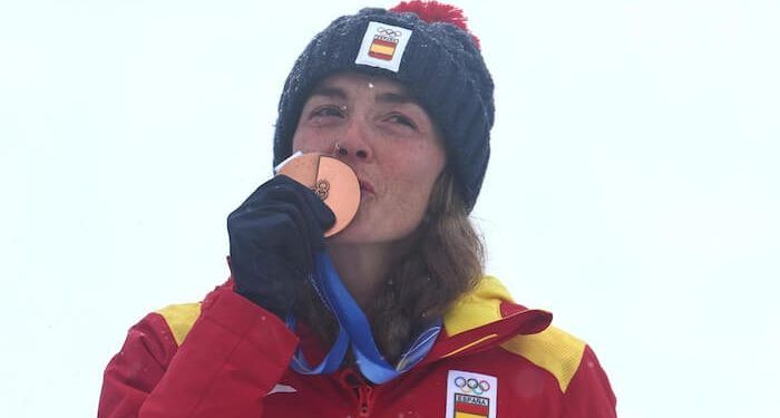 Ana Alonso, bronce en sprint de esquí montaña en los Juegos de Milán-Cortina
