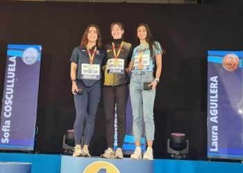 Andrea Medina logró el oro en pentatlón en el campeonato de España en pista corta de Ourense