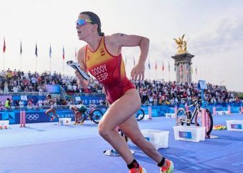Anna Godoy finalizó 17ª y Miriam Casillas fue 33ª en la prueba olímpica de triatlón en París