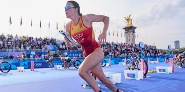 Anna Godoy finalizó 17ª y Miriam Casillas fue 33ª en la prueba olímpica de triatlón en París
