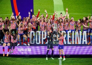 El Atlético alza la Copa de la Reina tras la tanda de penaltis