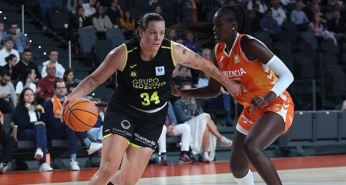 Valencia Basket forjó en la segunda parte su victoria ante Hozono Global Jairis
