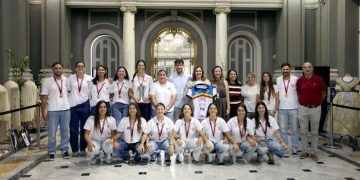 El Valencia CH recibió un reconocimiento del Ayuntamiento de València por su ascenso a Liga Iberdrola de hockey