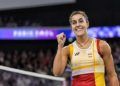 Carolina Marín remontó a Zhang y accedió a cuartos de final en París