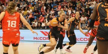 Valencia Basket se impuso en la pista de Ensino, donde construyó una renta de trece puntos