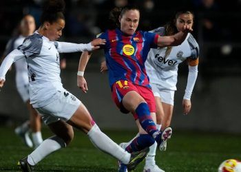 El Barcelona se topó con María Valenzuela y empató sin goles ante el Badalona en la Copa