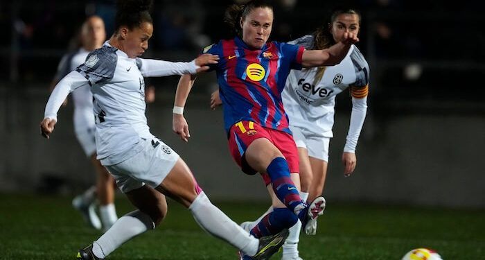 El Barcelona se topó con María Valenzuela y empató sin goles ante el Badalona en la Copa