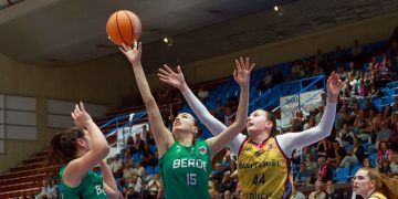 El Baxi Ferrol resolvió con solvencia ante el Beroe y certificó su acceso a la Eurocopa