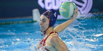 España cedió en el último parcial y cayó ante Hungría en el estreno del Europeo