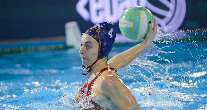 España cedió en el último parcial y cayó ante Hungría en el estreno del Europeo