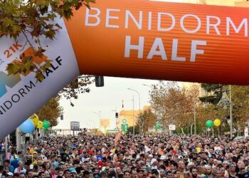 La Benidorm Half 2024 alcanza los 6.500 inscritos