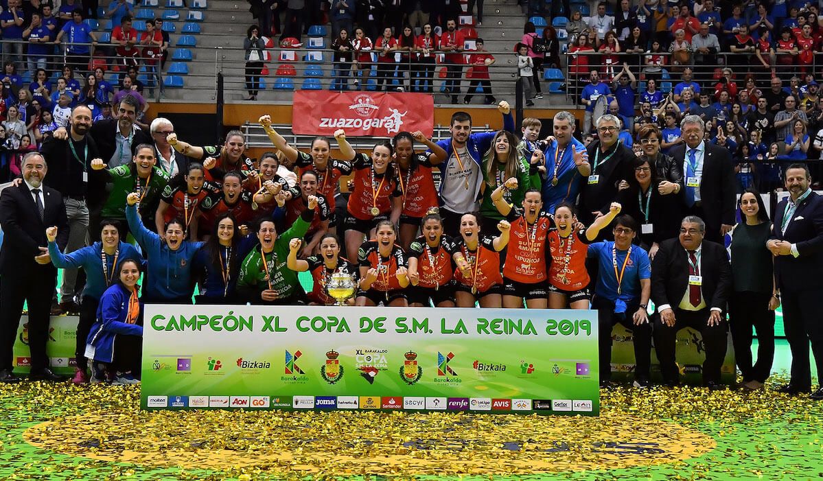 Balonmano | El Bera Bera se alza con la Copa de la Reina ante Aula (17-30)