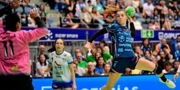 Bera Bera sufrió ante un aguerrido Elda Prestigio, pero se adjudicó el pase a la final de la Copa