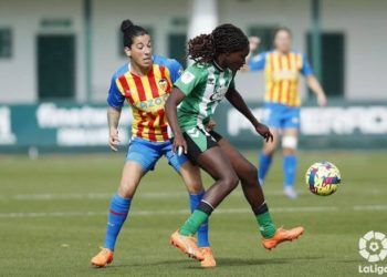El Valencia se reencuentra con el triunfo con un gol de Carro ante el Betis