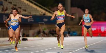 Blanca Hervás se proclamó campeona de España en una ajustada final del 400 con Paula Sevilla