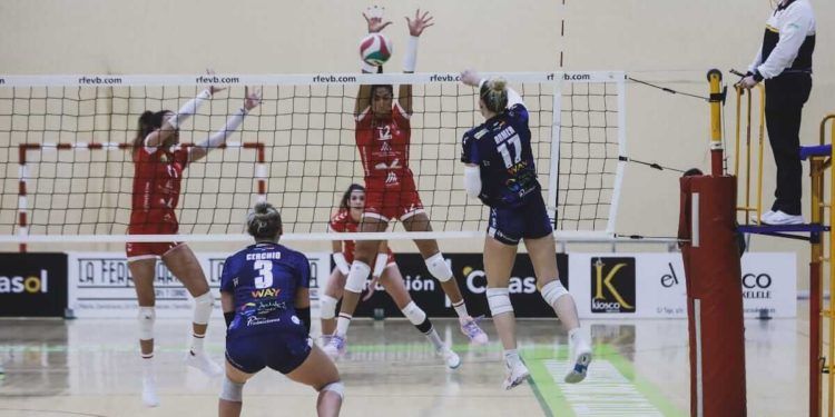 La puja por los puestos para la Copa se recrudece en la Superliga de voleibol
