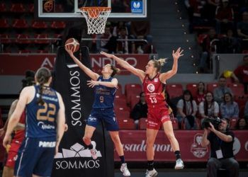 Valencia Basket construyó una renta de +27 en el partido de ida de semis ante Zaragoza