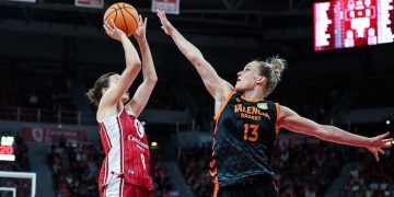 Valencia Basket construyó un partido muy serio para tomar ventaja en la final ante Zaragoza