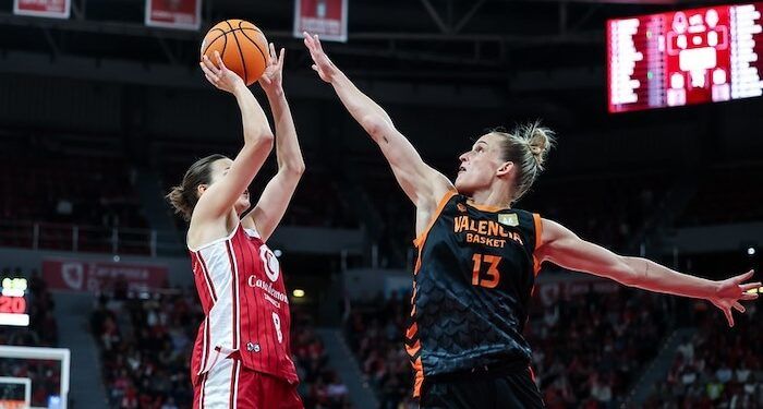Valencia Basket construyó un partido muy serio para tomar ventaja en la final ante Zaragoza
