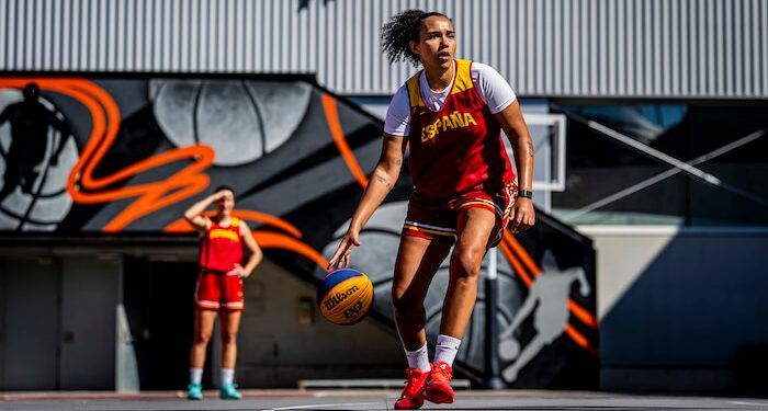 Cecilia Muhate: «Contra España los rivales hacen un extra esfuerzo y me mola»