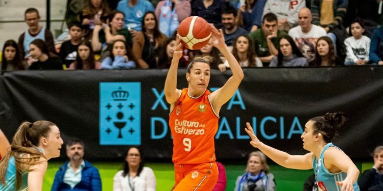 Valencia Basket logró un triunfo clave en la pista de Celta a las puertas de la Copa de la Reina