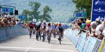 Lucía Ruiz rozó el podio en la cuarta etapa del Tour del Porvenir, que ganó Celia Gery