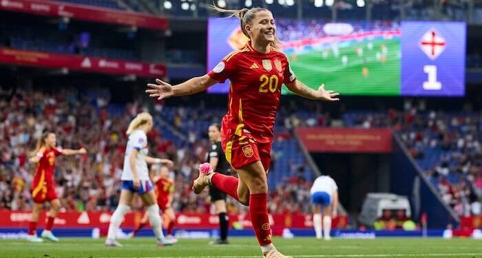 Claudia Pina afiló un doblete para la remontada de España ante Inglaterra en la Nations League
