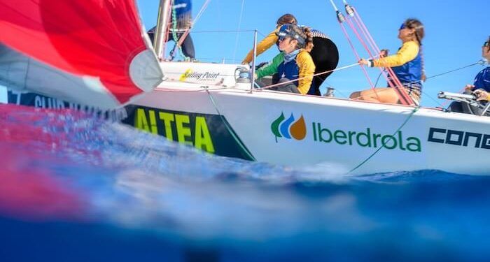 Seis puntos separan a los cuatro primeros barcos en la final de la Liga Iberdrola en Altea