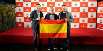 Un total de 28.000 banderas únicas a la conquista de París para festejar los éxitos de España