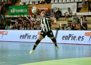 Bera Bera y Guardés colideran con pleno de triunfos en la DHF seguidos por Elche y Elda