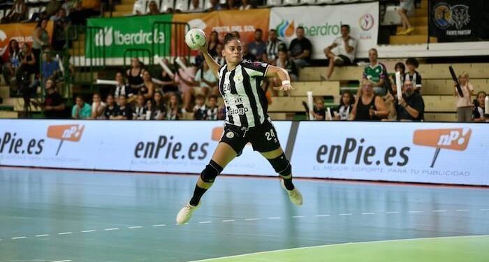 Bera Bera y Guardés colideran con pleno de triunfos en la DHF seguidos por Elche y Elda