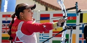 Elia Canales se adjudicó una plata y un bronce, en categoría mixta, en el Europeo de tiro con arco