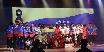 Luces, cámara y acción para el inicio del torneo de futsal de la Costa Blanca Cup 2026