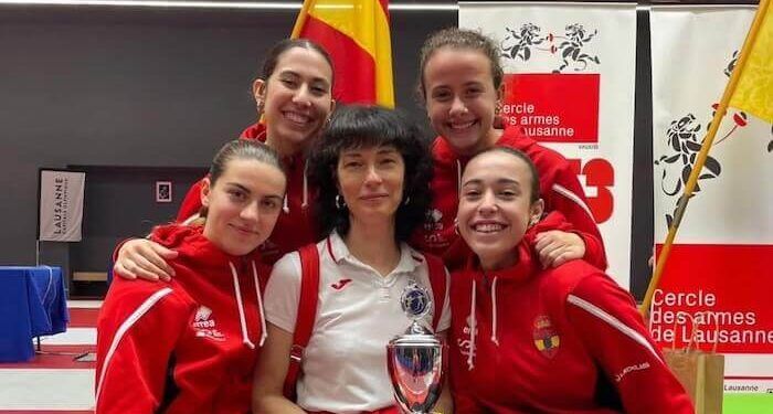 Lucía Abajo, Silvia Gómez, Candela Lozano y Daniela Pinyol, plata en espada por equipos sub’23