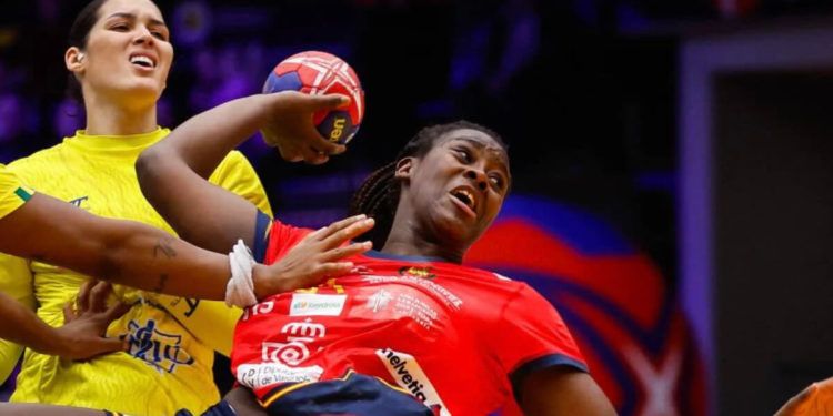 Las Guerreras doblegaron a Brasil y cerraron como líderes la preliminar del Mundial