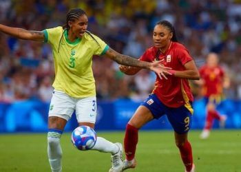 Brasil pasa muy por encima de España, a ritmo de samba y desquiciándola