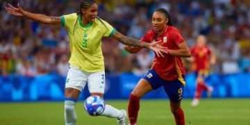 Brasil pasa muy por encima de España, a ritmo de samba y desquiciándola